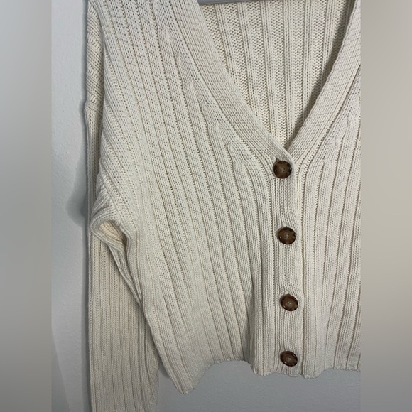 โจ A New Day Cream Button Front Knit Cardigan (M) - Picture 3 of 5